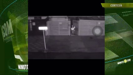 tres hombres robaron carro a mujer