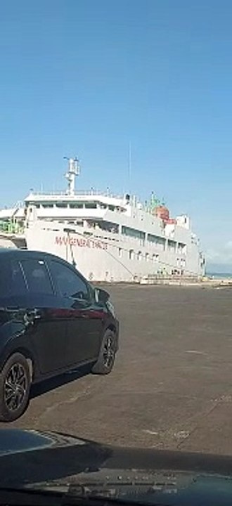ship loading