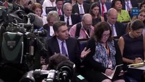 Jim Acosta vs Stephen Miller - Inmigración