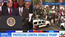 Cientos de personas protestan contra Trump en Phoenix