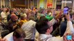 Seguidores de Carles Puigdemont reaccionan al anuncio de su candidatura a comicios catalanes