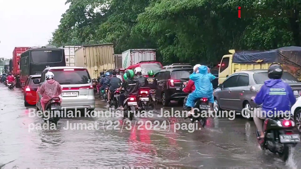Hujan Deras, Jalan Cakung-Cilincing Terendam Banjir 30 Cm