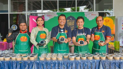 [LIVE UPDATE] Sesi Pembungkusan Di Rasa Bubur Lambuk Warisan