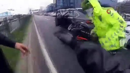 İstanbul'da polisin yanında trafik magandası saldırısı