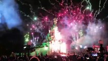 Show de fuegos artificiales en Disneyland Paris para recibir el 2018