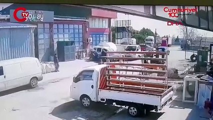 Silivri'de panik anları: Kulübede çıkan yangın karavana sıçradı!