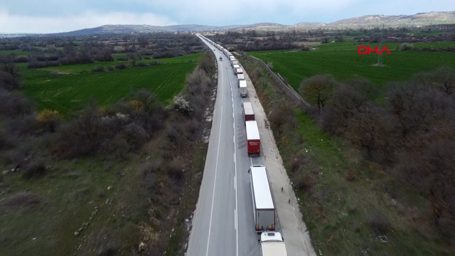 Bulgaristan, kontrolleri sıklaştırdı; Hamzabeyli'de 20 kilometre TIR kuyruğu oluştu