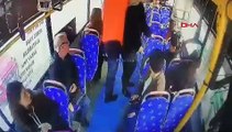 Otobüste yabancı uyruklu tacizciye meydan dayağı