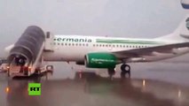 Dos aviones con pasajeros a bordo chocan en un aeropuerto de Israel