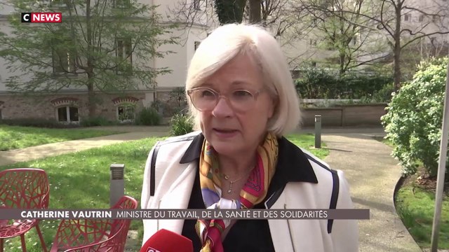 Catherine Vautrin en visite dans un centre de soins palliatifs