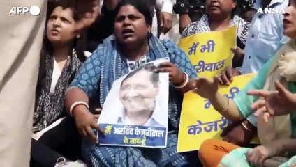 India, tensioni a Delhi dopo l'arresto del governatore Kejriwal