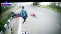Terrible accidente de una pareja en motocicleta