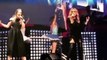 Paulina Rubio queda en ridículo en pleno concierto