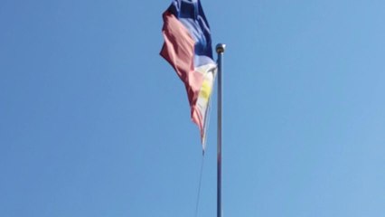 [부산] 유엔기념공원 국기 게양대 73년 만에 교체 / YTN