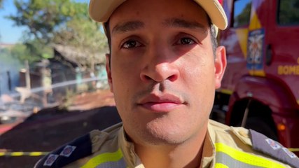 Conforme Corpo de Bombeiros, curto-circuito deve ter provocado incêndio nos 'barracos de madeira'