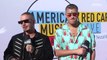 Entrevista a Bad Bunny y J Balvin en la alfombra roja - AMAs 2018