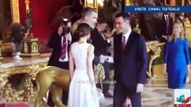 Pedro Sánchez hace el ridículo al intentar recibir a los invitados junto a los Reyes