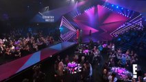 Blake Shelton Honors His Father While Accepting His PCA | People's Choice Awards 2018