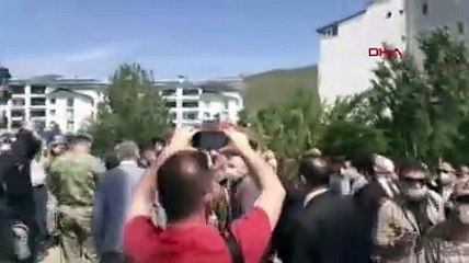 Bingöl'de cenaze töreninde depreme yakalandı! Bakan Soylu'nun gözü minareye takıldı