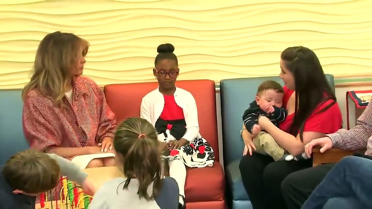 Melania Trump visits Children's National Vídeo Dailymotion