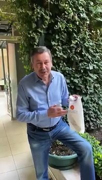 Melih Gökçek, evinin bahçesinde çekti, sosyal medya ikiye bölündü