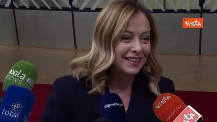 Meloni: "Clima a Consiglio Ue? Sereno" e scherza "da giovani onorevoli"