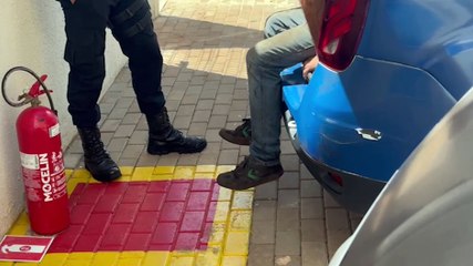 Se protegendo a qualquer custo: homem é preso após furtar 3 frascos de repelente