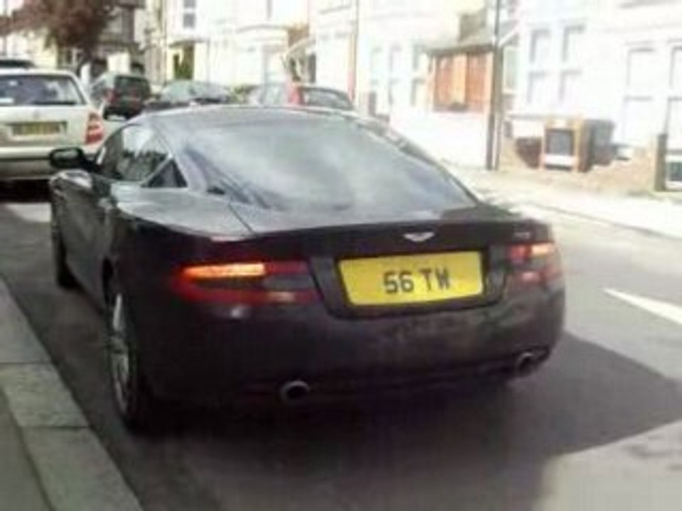 Aston martin DB9 acceleration