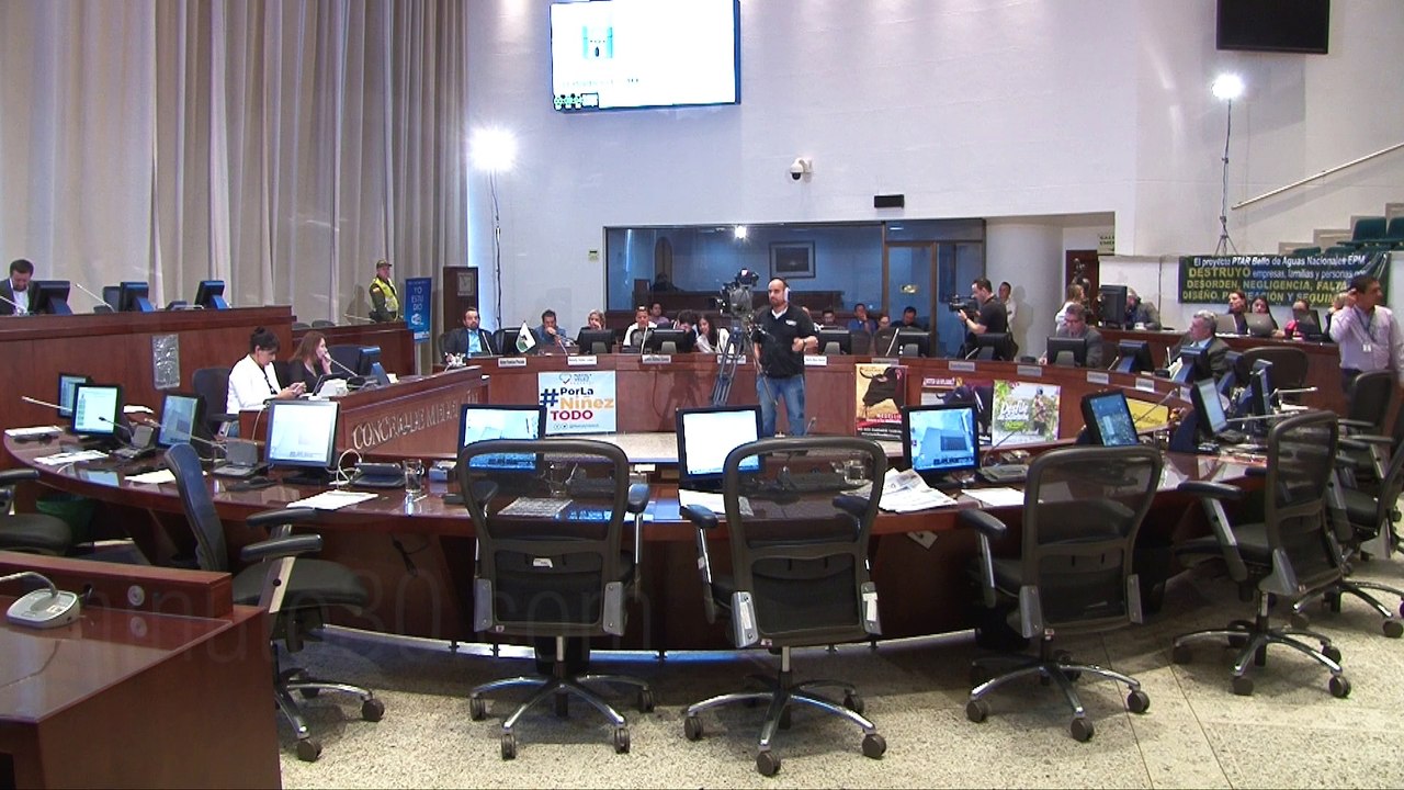 12-07-17 Concejales cuestionan a EPM por adjudicar contratos al menor precio