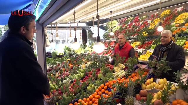 Vatan Partisi İBB Adayı İbrahim Okan Özkan Kadıköy esnafıyla buluştu