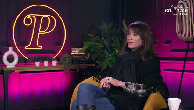 Sandrine Quétier évoque ses années d'animatrice dans Danse avec les stars , dans En Privé avec , émission de Purepeople.com .