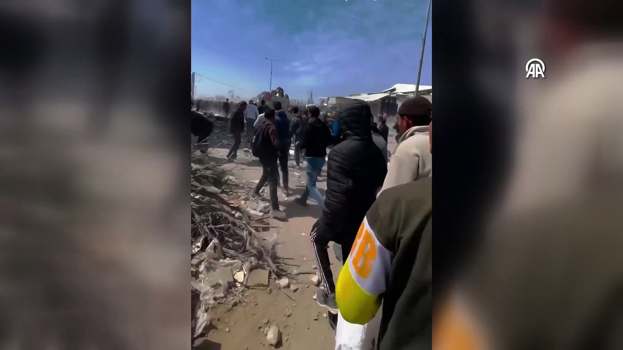 Terörist İsrail yardım bekleyen sivilleri vurdu