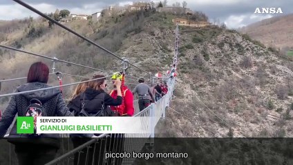 Un ponte tibetano nel cuore dell'Umbria