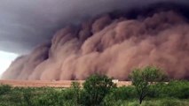 Massive Sand Storm Strolls Through Texas