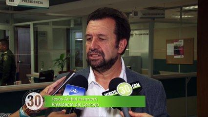 10-05-17 -pese--que-uber-ilegal-taxistas-deben-mejorar-calidad-servicio