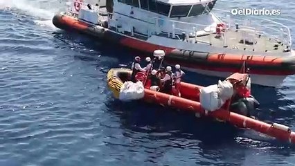 Vídeos de las maniobras de la patrullera libia al barco de rescate Geo Barent de Médicos sin Fronteras