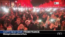 Impresionante juego de luces y fuegos artificiales en Francia para recibir el 2019