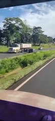 Do contra: condutores filmam motorista seguindo na contramão na BR-376, no Paraná