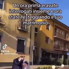 Da compagni di banco a moglie e marito: 18enni escono da scuola e vanno a sposarsi