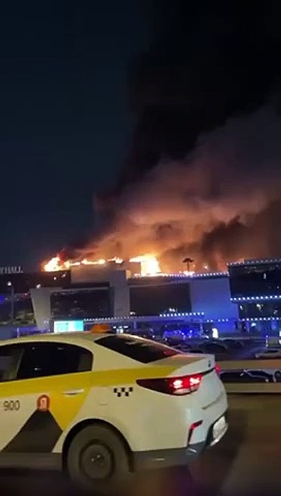 #Russie : au moins 40 morts selon un bilan très provisoire et plus de 100 blessés lors d’une fusillade dans une salle de concert à #Moscou. Des #individus en tenue de #camouflage ont fait irruption sur le parterre du Crocus City Hall pendant un #concert