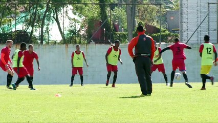 10-01-12 Reyes quiere jugar de nueve para ayudar a Envigado a alejarse del descenso
