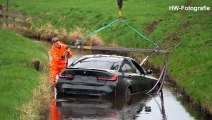 Auto in sloot bij eenzijdig ongeval op Kamperzeedijk
