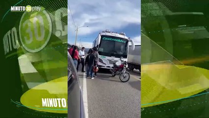 Dos hombres atacaron un bus escolar que llevaba 30 niños en Boyacá