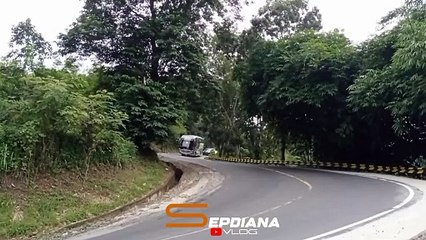 Artis telolet basuri bus SAFANA