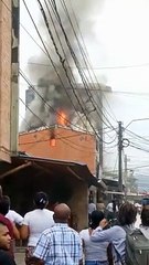 Incendio consume un local comercial en Apartadó