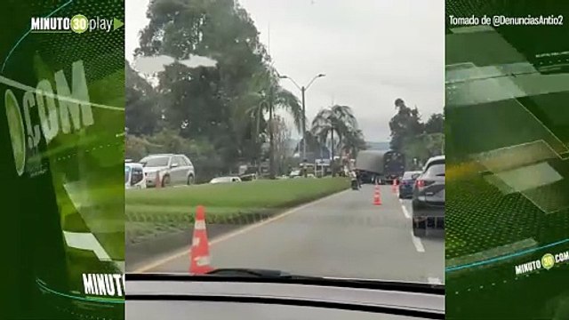 Accidente de tránsito Autopista Medellín Bogotá altura de Marinilla