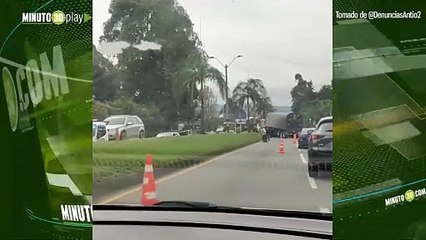 Accidente de tránsito Autopista Medellín Bogotá altura de Marinilla