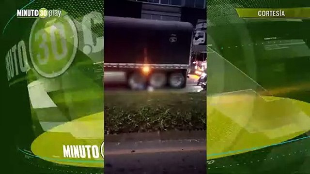 Variante Caldas sigue cerrada tras lamentable accidente con motociclista muerto