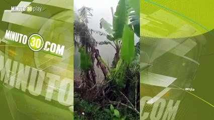 Graban el momento en el que se cae una carretera en Santa Bárbara