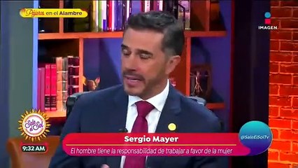 Video herunterladen: ¡Sergio Mayer llegó con falda a los Premios Metropolitanos!